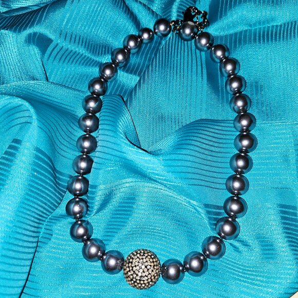 BOLD and BEAUTIFUL SUITE of GRAY PEARL JEWELRY : NECKLACE, BRACELET, EARRINGS - Picture 5 of 16